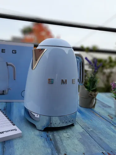 Jarra electrica smeg sale