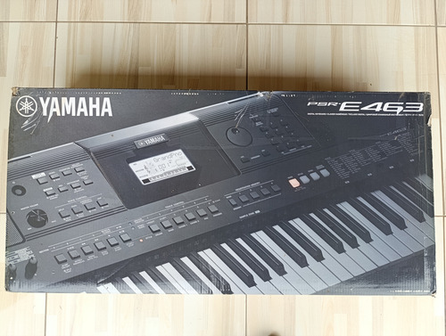 Teclado Yamaha Psr-e463 + Capa + Suporte + Pedal Usado Preto (Usado)