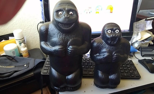 2 Alcancias Bootleg King Kong 24 Y 30 Cms (Usado)