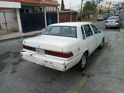 Imagen 1 de 8 de Ford Topas Ghia Sedan