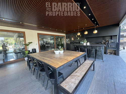 Casa En Venta De 4 Dorm. En Colina