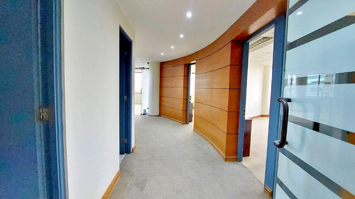 Vende Espectacular Oficina. Insuperable Ubicación Las Condes