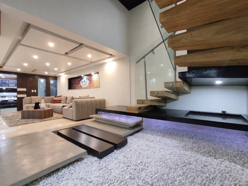 Imagen 10 de 17 de Casa En Pueblo Nuevo, Polígono De Tiro, Totalmente Amoblada.