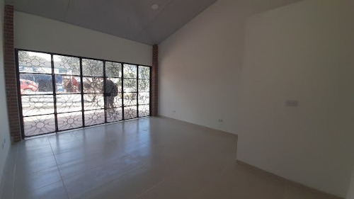 Imagen 4 de 13 de Locales En Arriendo La Grama 1063-262