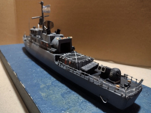 Maqueta Artesanal: Ara Robinson (p-45) / Escala 1.300
