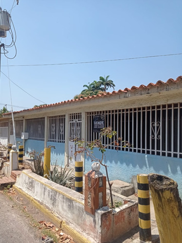 Amplia Casa En Venta En La Urbanizacion Churiparin 