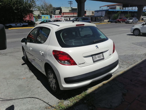 Imagen 4 de 6 de Peugeot 207 2013 Impecable