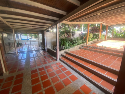Apartamento En Alquiler, Urb. La Alameda