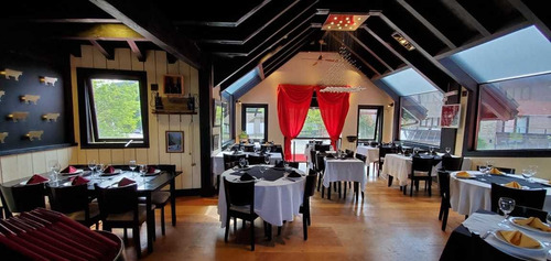 Imagen 1 de 2 de Importante Restaurante En San Martín De Los Andes