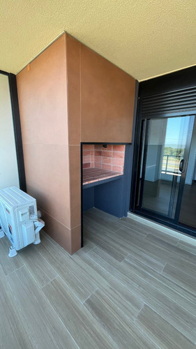 Apartamento Frente Al Mar, Con Parrillero, Garaje, Amplia Terraza
