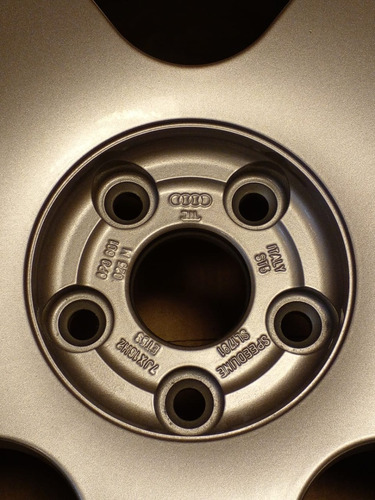 Imagen 4 de 5 de Llanta Audi A3 R16 5x112 5 Rayo Sin Centro Precio Por Llanta