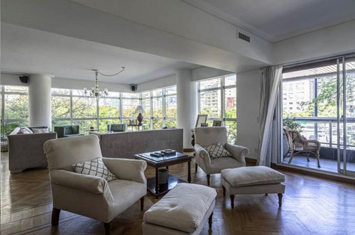 Maison De Charles - 240 M - 2.5 Hab, 3.5 Baños - Seguridad 24 Hs, Gym, Amoblado! Sobre Carlos Pellegrini Al 1300