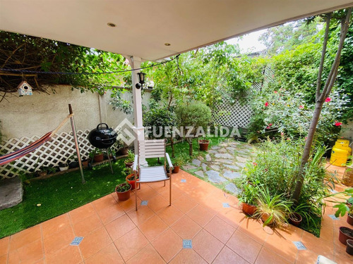 Casa En Venta De 3 Dorm Y 2 Bañ En La Comuna De El Bosque