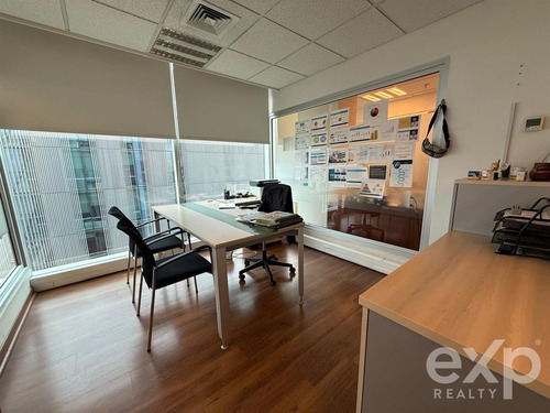 Oficina En Arriendo De 308 M2 En Apoquindo, Las Condes