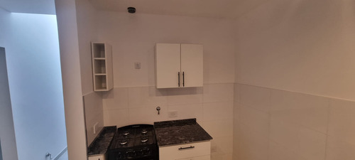 En Venta En Caseros Casa De 3 Ambientes Al Frente Totalmente A Nuevo F: 9711