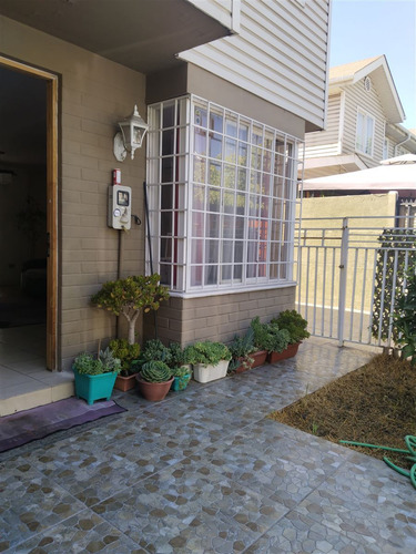 Casa En Venta De 3 Dorm. En Puente Alto