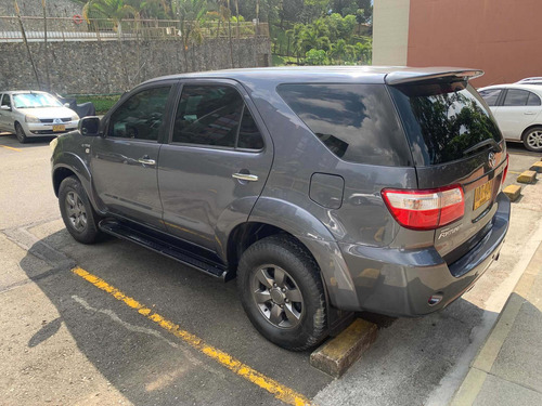 Toyota Fortuner 2011 2.7l 4x4