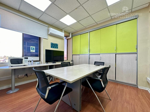 San Felipe - Arriendo Oficina De 139m2 - Edificio Médico Por