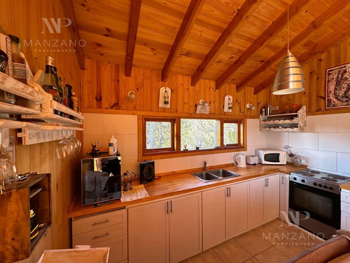 Venta Casa 3 Ambientes Vista Franca Al Lago - Barrio Calfuco - Villa La Angostura.-
