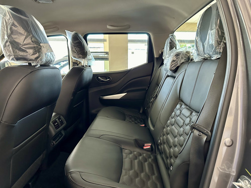 Nissan Frontier LE 4x2 6Mt