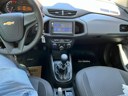 Imagen 6 de 11 de Chevrolet Onix Joy Plus