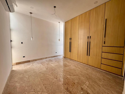 Casa En Venta De 4 Recamaras En Privada Ubicada En Xcanatun