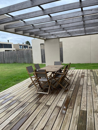 Alquiler De Casa De 3 Dorm En Barrio Privado