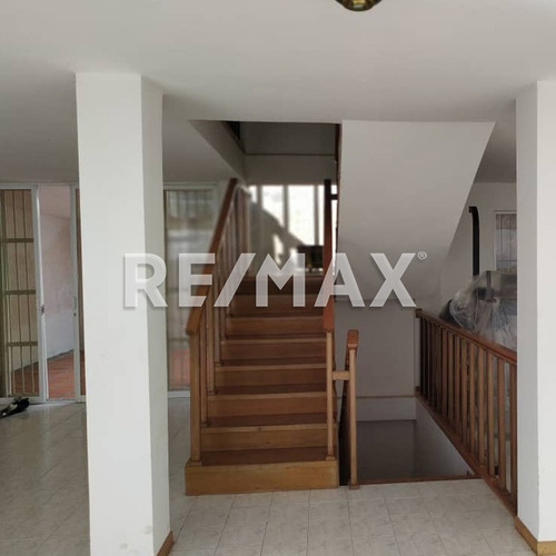 Imagen 18 de 20 de Casa En Venta Con Vista A La Montaña Y Aire Fresco, En Exclusiva Zona De San José De Los Altos, Edo. Miranda - Hirbic Almeida - Remax