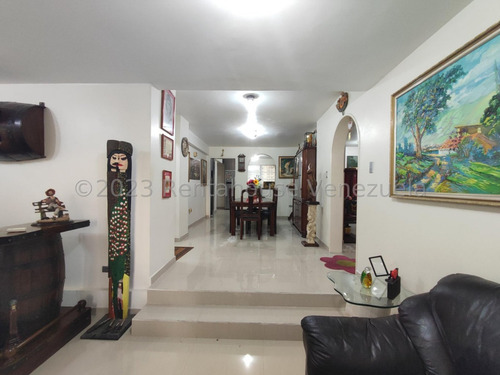 Vendo Apartamento En Urbanización La Soledad, Código 25-6950 Cm Leer Descripción