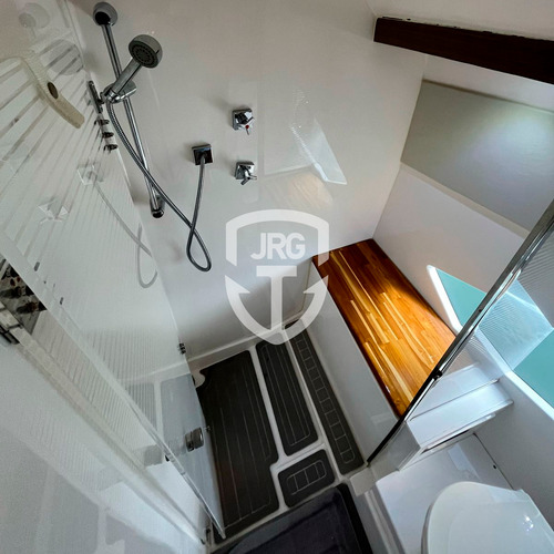 Lancha Evolve 360 Ht (oportunidade Com Gourmet E Plataforma)