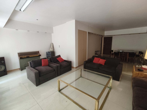 Venta | ¡oportunidad Única En Flores! Depto 5 Amb. + Cochera | Calidad Premium Y Balcón Corrido