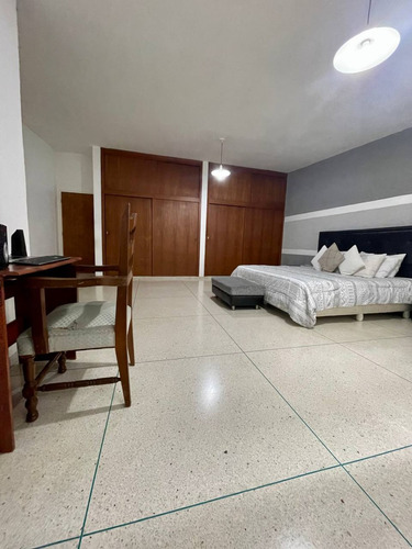 Inmocity Inmobiliaria Vende Hermosa Y Amplia Casa Ubicada En La Prolongacion De La Calle El Piñal, El Limon Municipio