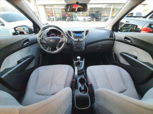 Imagem 8 de 11 de Hyundai Hb20s 1.0 Comfort Plus 12v