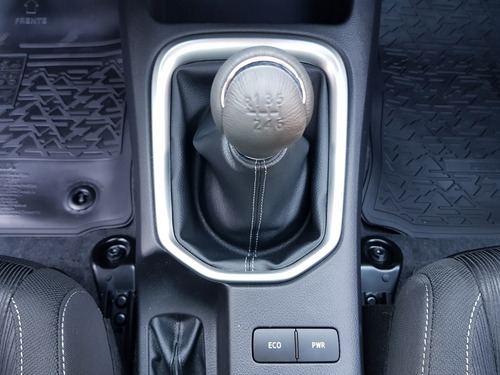 Imagen 12 de 23 de Toyota Hilux Srv 4x2 Manual Okm