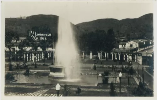 Cartão Postal Poços de Caldas, MG. Fonte Luminosa, 1942