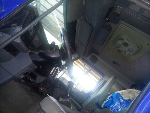 Camion Volvo 240