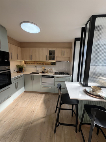 Departamento En Venta De 2 Dorm. En Las Condes