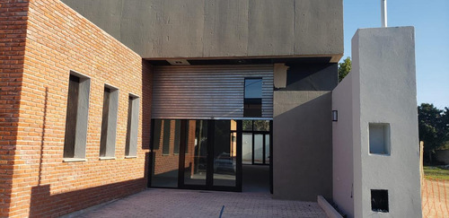 Imagen 10 de 30 de Local En La Plata - 137 E/ 47 Y 49 - Dacal Bienes Raices