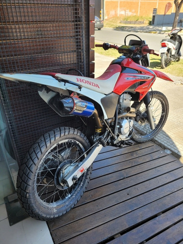 Imagen 4 de 15 de Honda Tornado 250