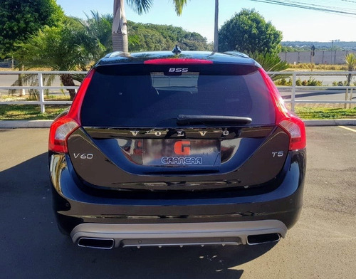 Volvo V60 2.0 T5 Momentum Turbo Gasolina 4p Automático