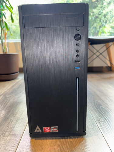 Computadora Xtreme Pc Amd Radeon Vega 11 (Usado)