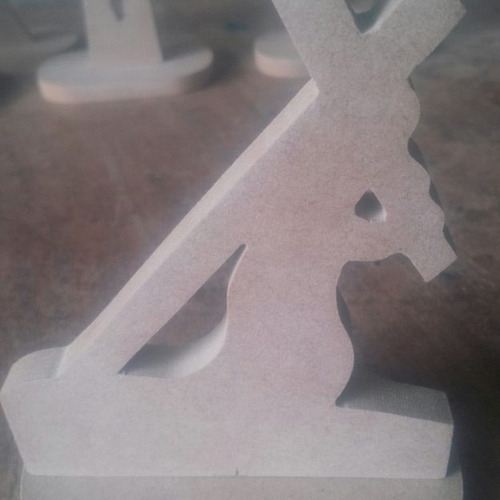 Imagen 3 de 5 de Bellas Siluetas Del Nazareno En Mdf De 9mm,listos Para Pinta