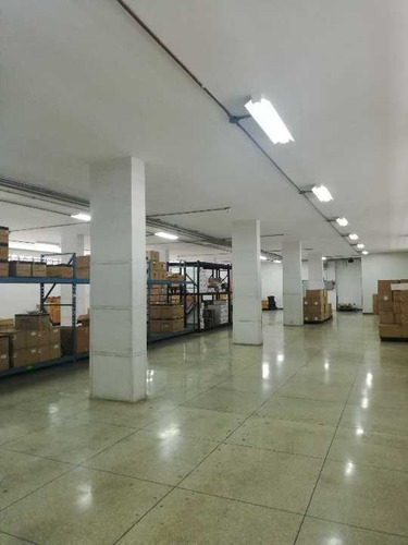 Imagen 2 de 12 de Alquiler Piso En Edificio Industrial La California 535m2