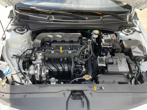 Hyundai Elantra 2024