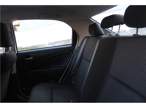 Imagem 8 de 10 de Toyota Etios 1.5 X Sedan 16v Flex 4p Automático