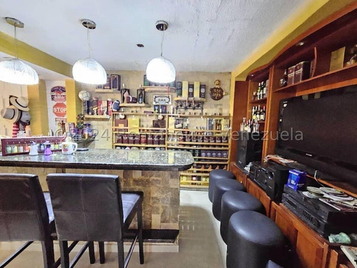 Casa Moderna En Venta Urb El Castaño Zona Privada Con Planta Electrica Y Piscina Se Vende Amoblada Kg:24-19915
