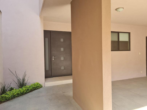 Casa En Renta En Priv Sierra Madre