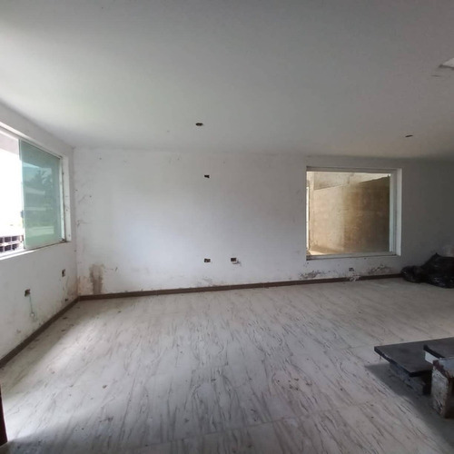 En Venta De Townhouse En Conj. Resd. Casa Verde San Diego Planta 100%