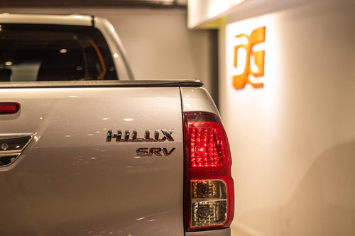 Imagen 13 de 22 de Toyota Hilux Srv 2.8 Tdi 4x2 53.000km 2019 Gris
