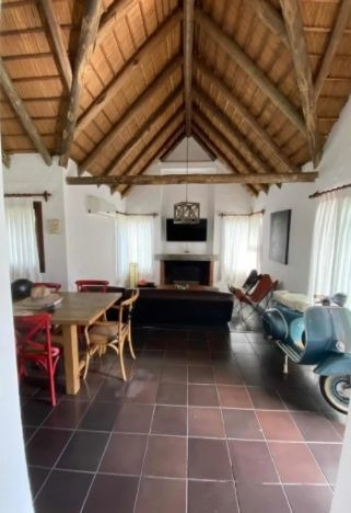 Casa En Alquiler De 3 Dormitorios En Jardines De Cordoba